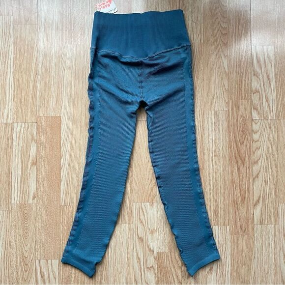 NWT Free People Free Throw Leggings in Coastline Blue - Size: XS - Picture 7 of 7